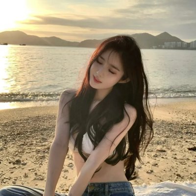 战王绝嗣，却意外撞见缩小版自己